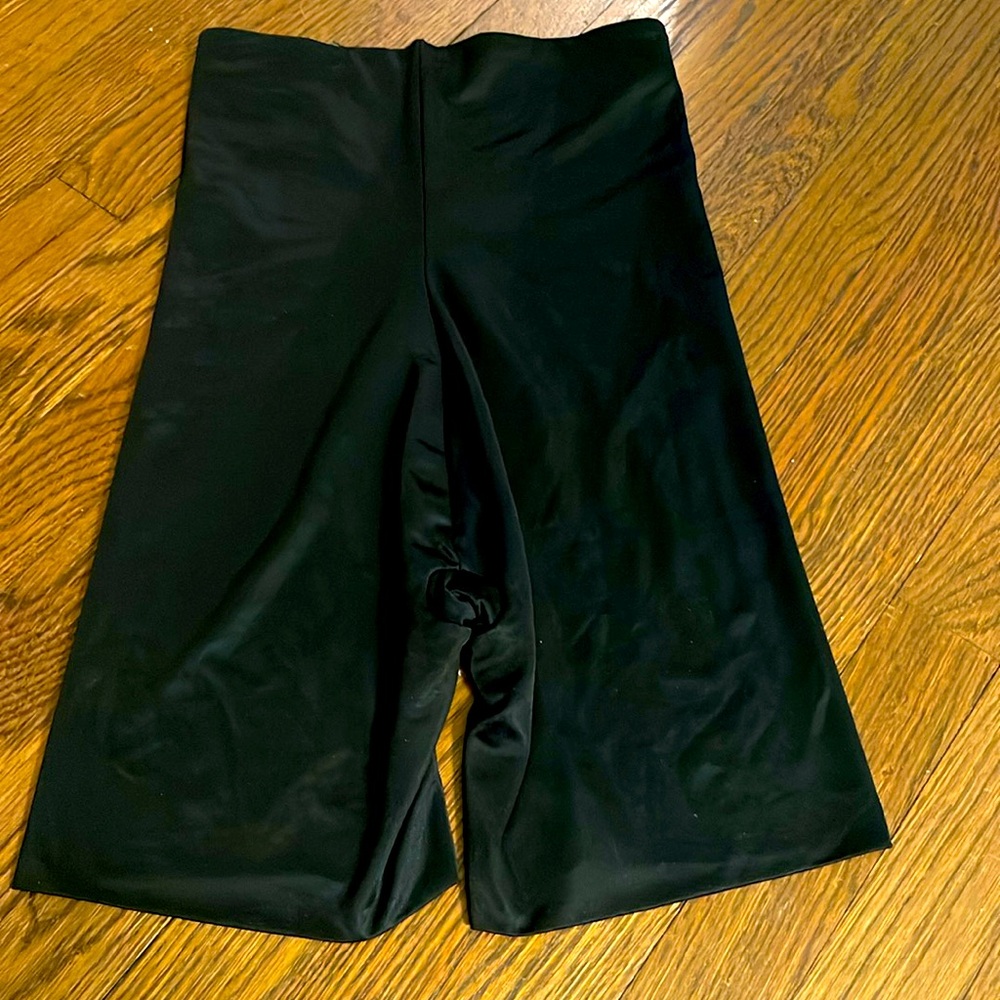 SPANX Invisible High Waisted Mid Thigh Short